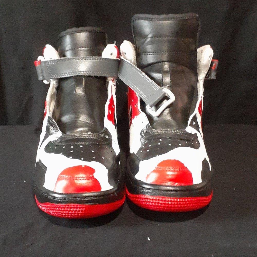 Kicks - Picture 3 of 3
